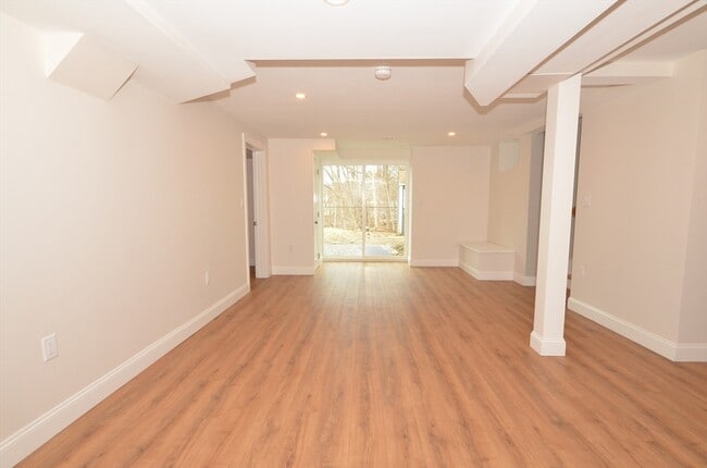 Building Photo - 18 Eaton Ave