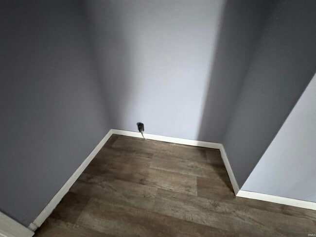 Building Photo - 1613 W 15th St