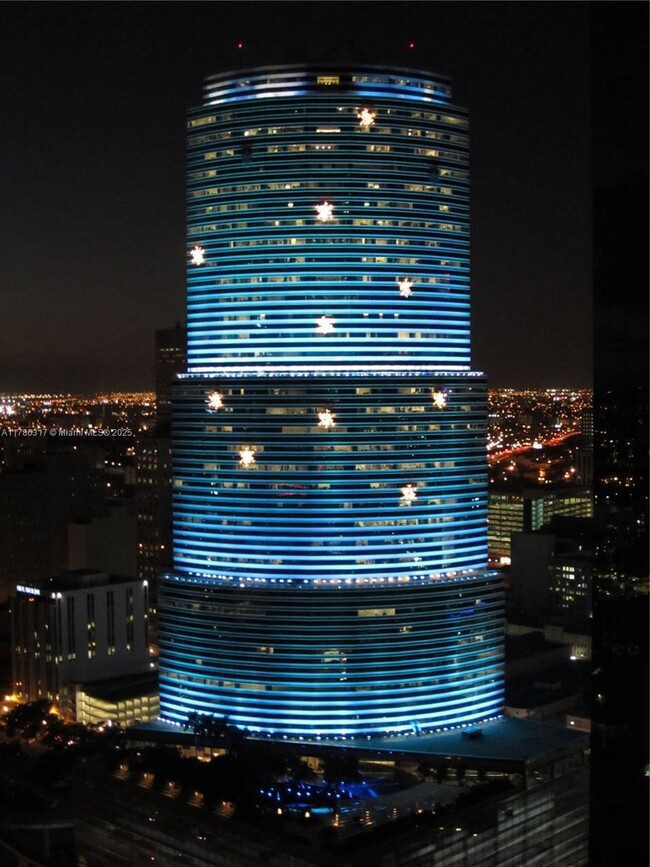 Primary Photo - 200 Biscayne Blvd Way