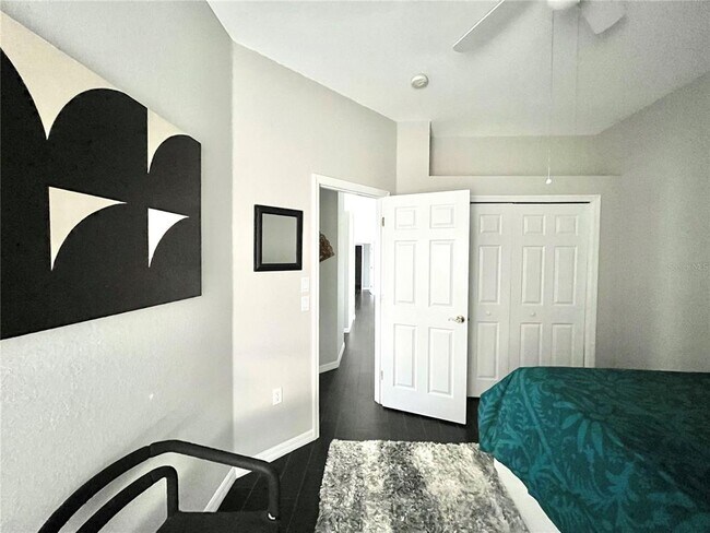 Building Photo - 1268 Hillsborough Blvd