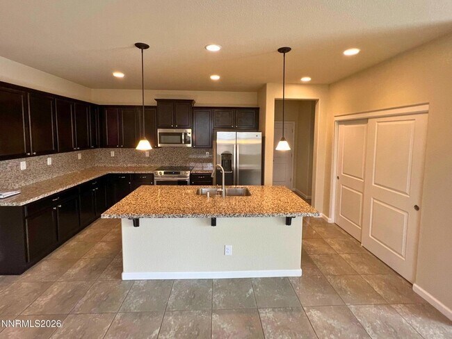 Building Photo - 7075 Diversey Dr