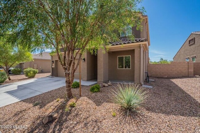 Building Photo - Spacious & Stylish Living in Saguaro Bloom...