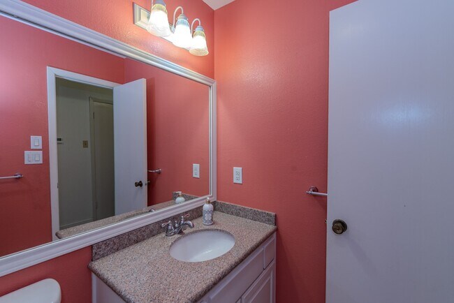 Building Photo - 5975 Meadow Way