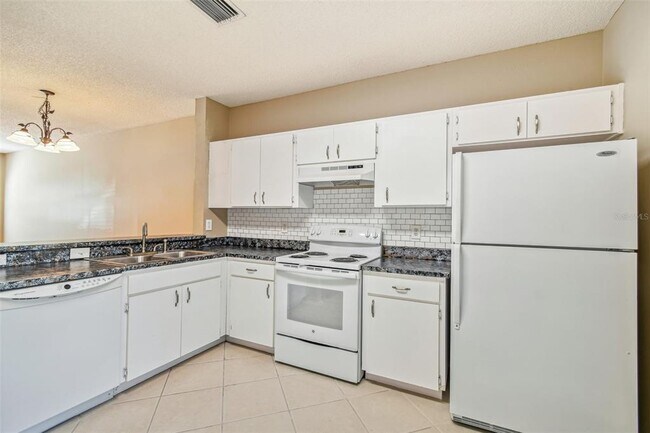 Building Photo - 6355 Bayside Key Dr