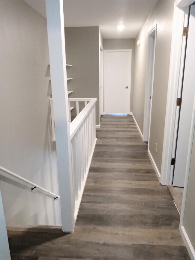 Building Photo - 3614 SW Skyline Pkwy