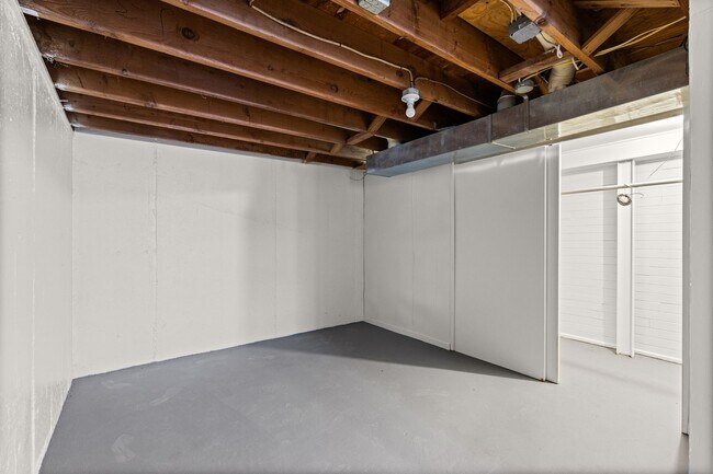 Building Photo - Newly Renovated 3BR + Finished Basement