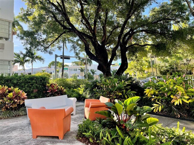 Building Photo - 831 16th St