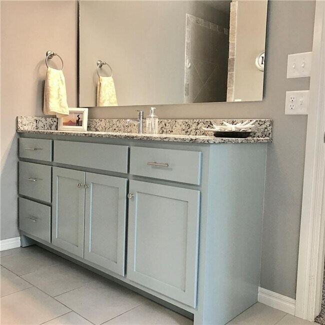 Building Photo - 3317 Lakeshire Ridge Way