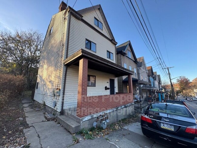 Building Photo - 2903 Stayton St