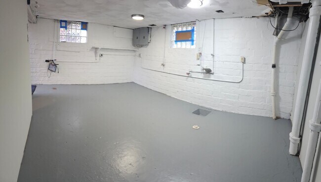 Building Photo - 11015 Fortune Ave