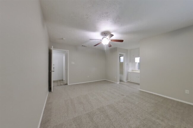 Building Photo - 7331 Millbrae Ln
