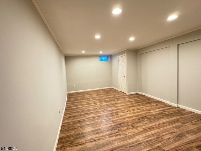 Building Photo - 432 Jarrard St