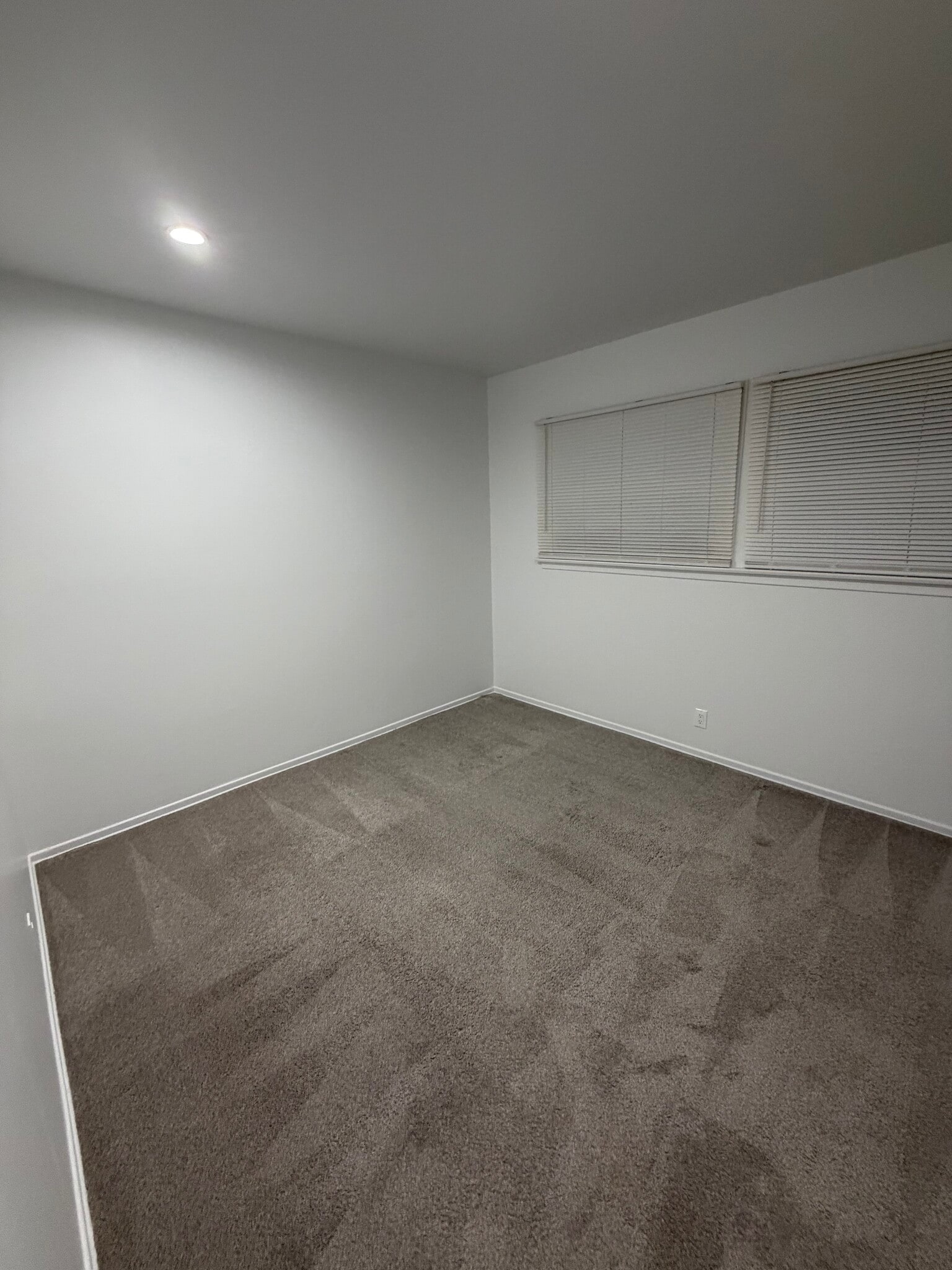 Building Photo - 44539 Lowtree Ave