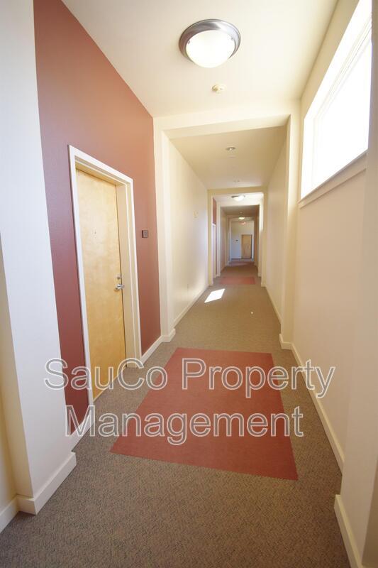 Building Photo - 1425 NE 61st Ave