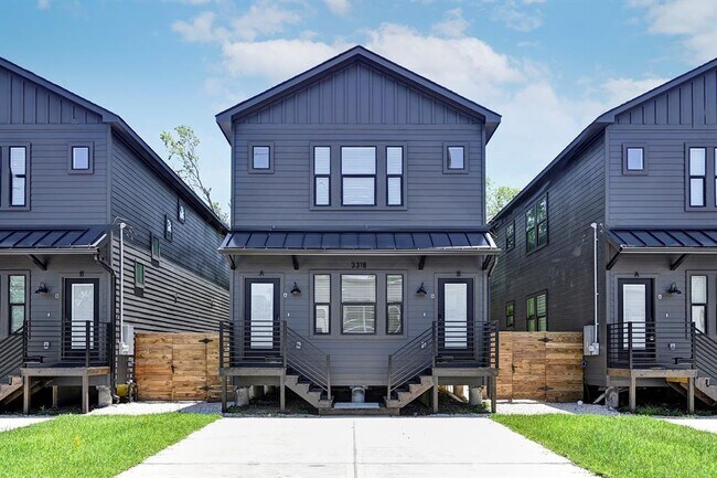 Building Photo - 3318 Bacchus St
