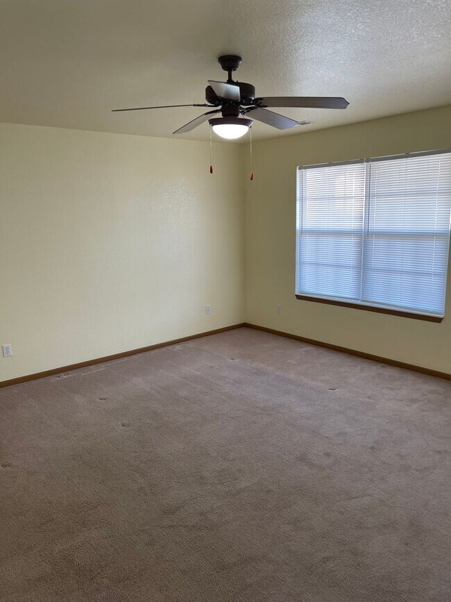 Building Photo - 16878 Hurricane Ln