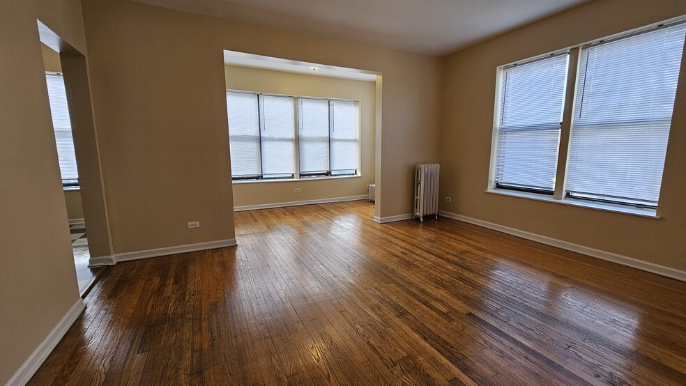 Building Photo - 7726 N Marshfield Ave