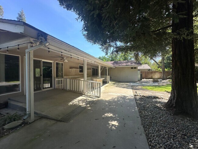 Building Photo - Spacious home in Green Acres coming soon!