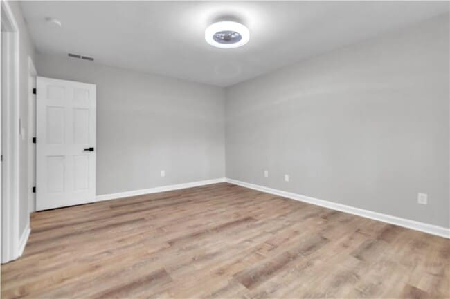 Building Photo - 4497 Glenforest Dr NE