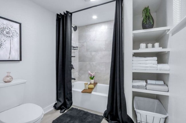 Building Photo - 1213 Spicewood