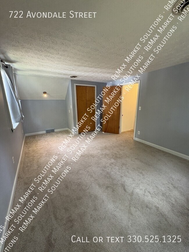 Building Photo - 722 Avondale St