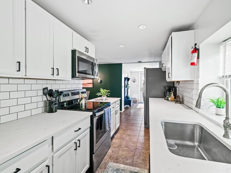 Building Photo - 122 Overlook Rd