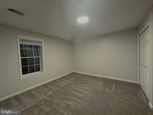 Building Photo - 2120 N Tazewell Ct