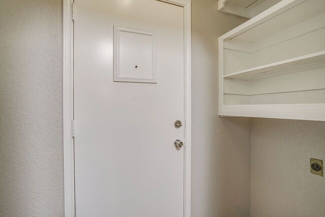 Building Photo - 4517 Compass Ct
