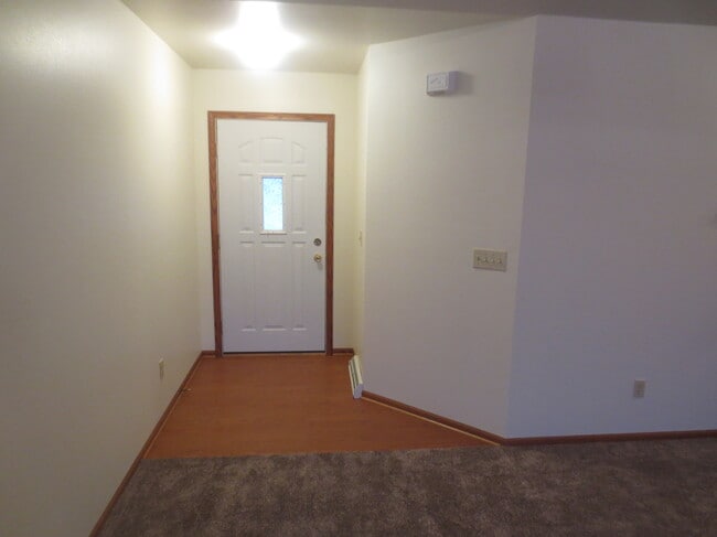 Building Photo - 409 Knights Ave