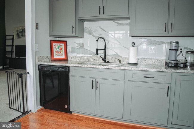 Building Photo - 2830 Emma Lee St