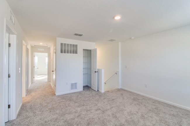 Building Photo - 2216 Bear Peak Dr