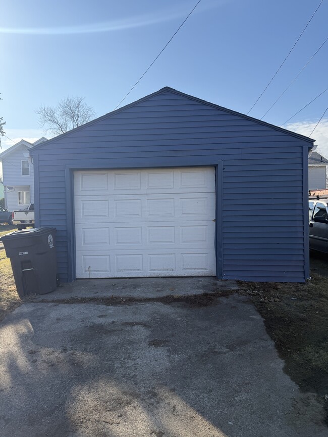 Building Photo - 3009 Holton Ave