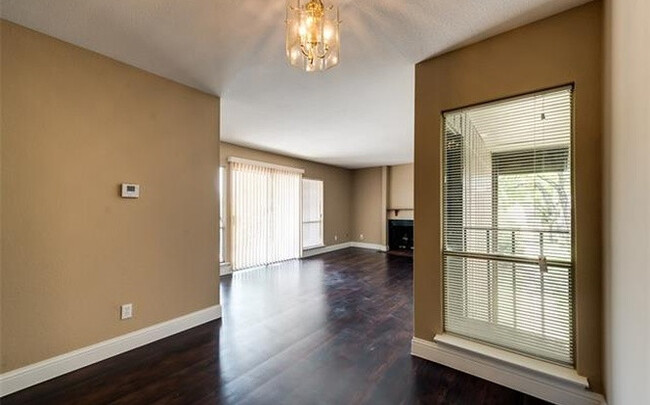 Building Photo - Boca Raton 221