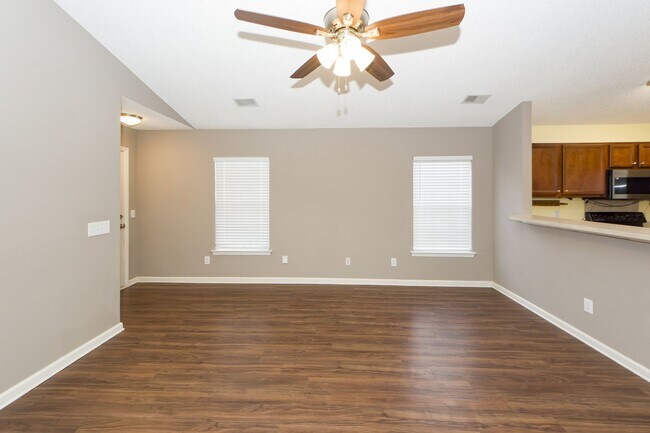 Building Photo - 3 Bedroom 2 Bath Home in Scotts Mill - Summerville