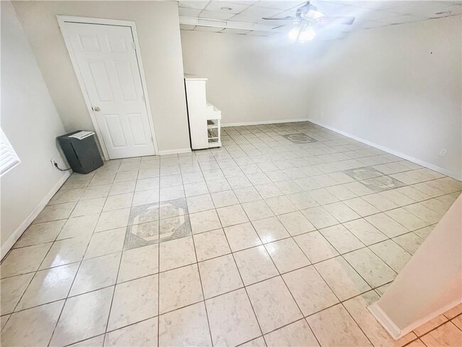 Building Photo - 140 Calborne Ct