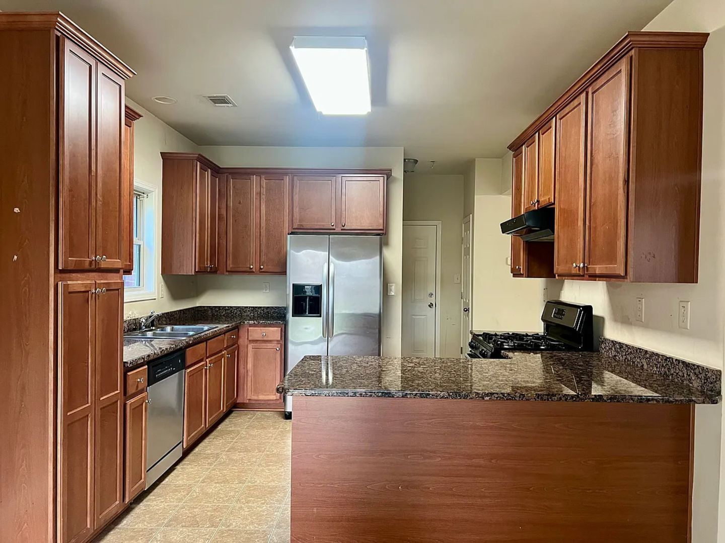 Building Photo - 6211 Crestgate Ln