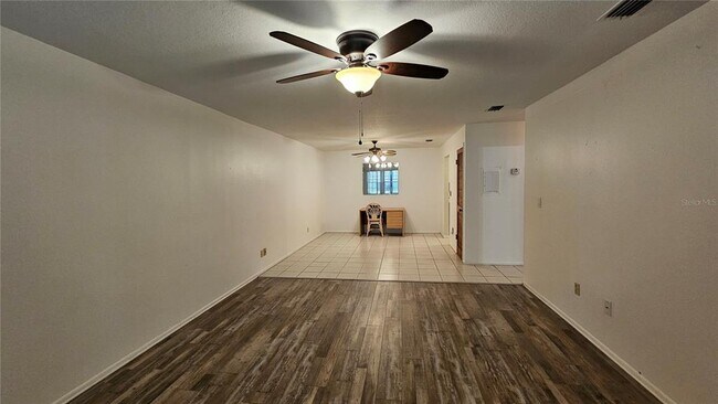 Building Photo - 1001 N Plantation Dr