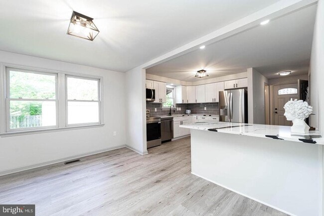 Building Photo - 5704 Broadwater Pkwy