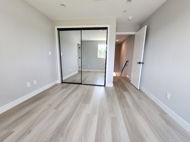 Building Photo - 2223 S Highland Ave