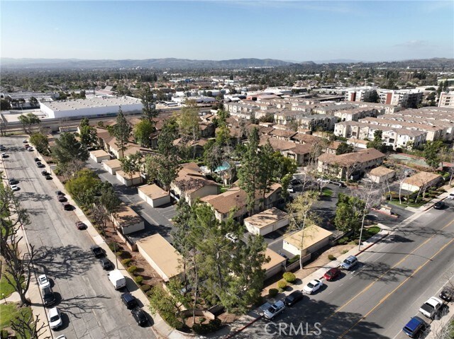 Building Photo - 960 E Bonita Ave