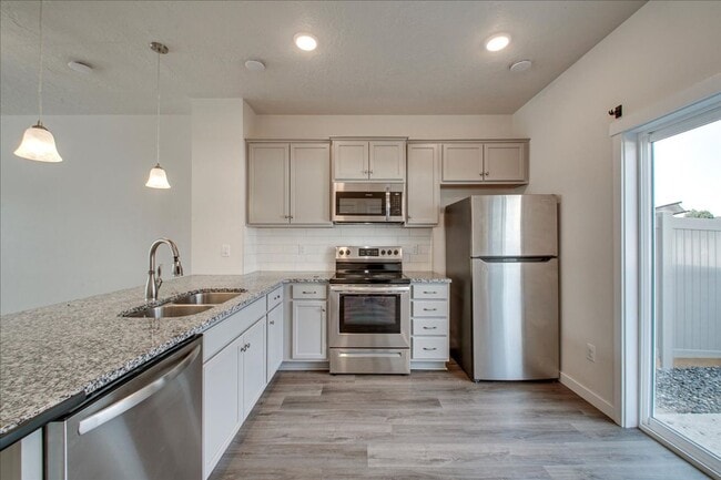 Building Photo - Townhome 2 bed / 2.5 bath in Boise!