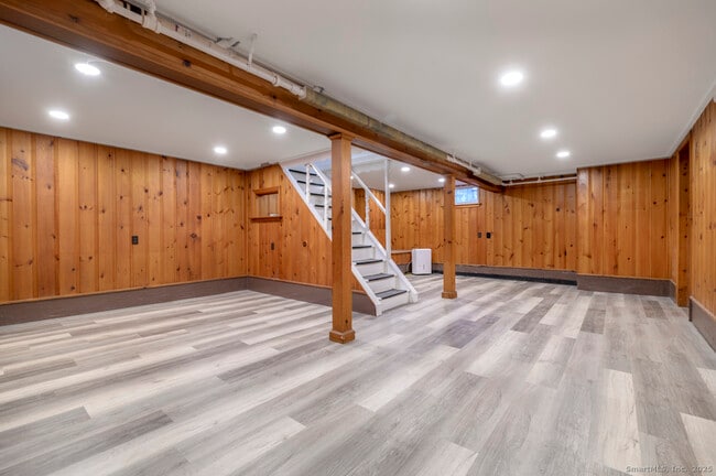 Building Photo - 34 Alpine St