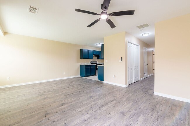 Building Photo - 3 Bed/2 Bath Townhouse in Douglasville!