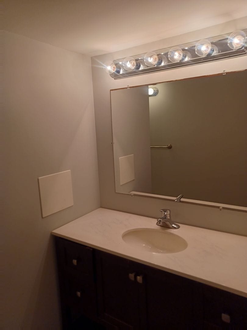 Building Photo - COMING EARLY JUNE: ISLAND LIVING IN BOKEELIA: 1 BD / 1.5 BR Front Screened Lanai