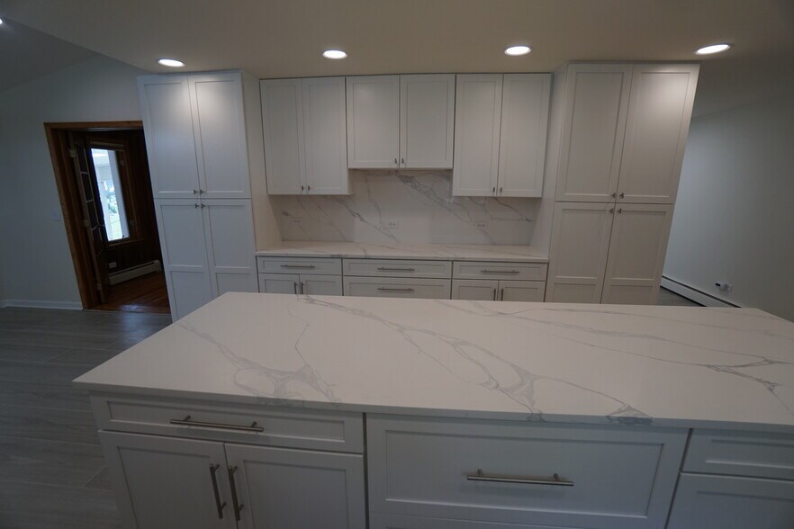 Building Photo - 28W383 Behrs Circle Dr S