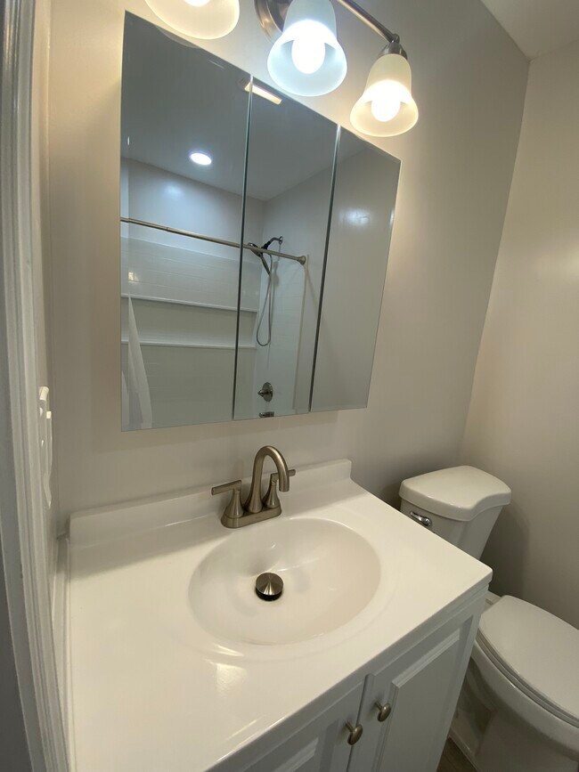 Building Photo - 6514 Garden Ave