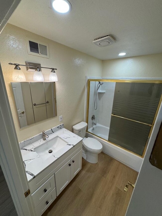 Building Photo - 1543 Willowbrook Dr