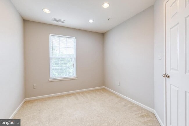 Building Photo - 9301 Paragon Way
