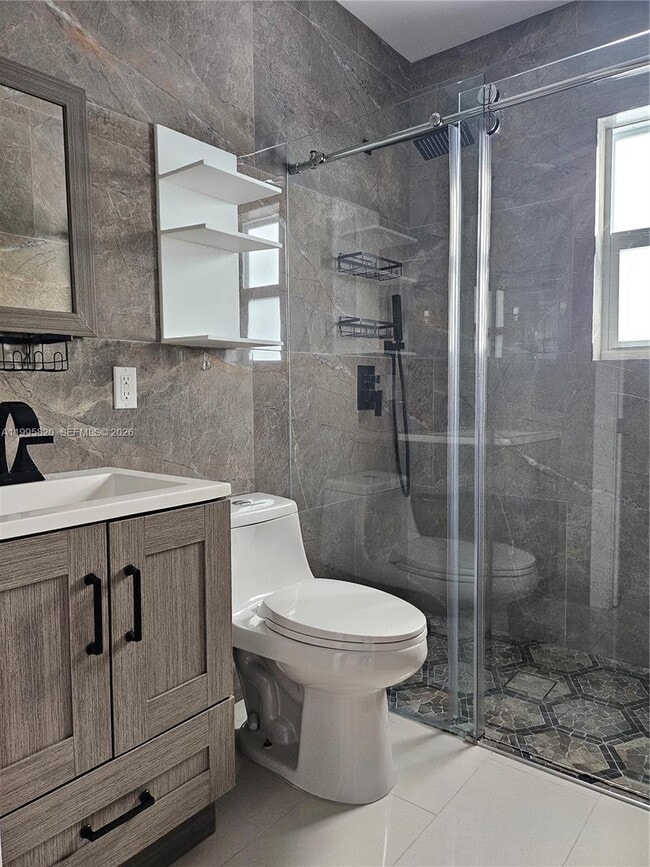 Building Photo - 5816 SW 9th St