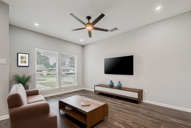 Building Photo - 7234 St Augustine St